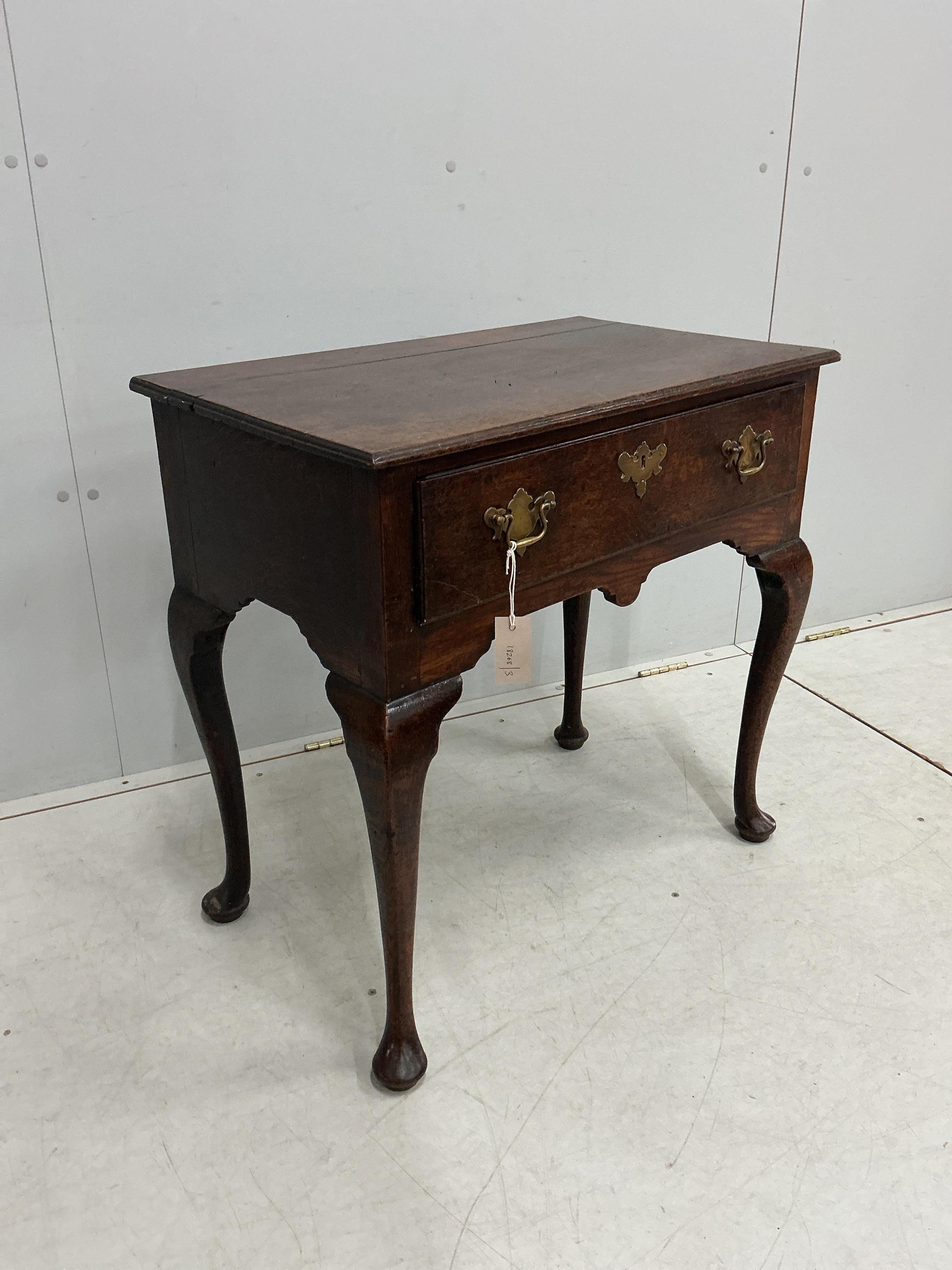 An 18th century oak side table, width 71cm, depth 42cm, height 70cm